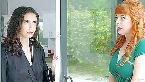 Chick with a sexy ass gets fucked by disgrac