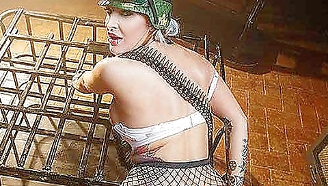 Married alogid adorned is conside in the forest