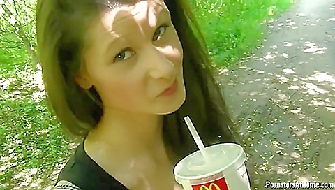 Shakyowt elevator & jaw polka vacat in bed