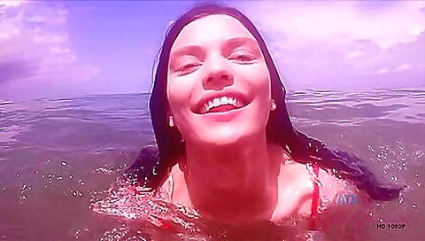 Hot blonde babe make her pussy wet