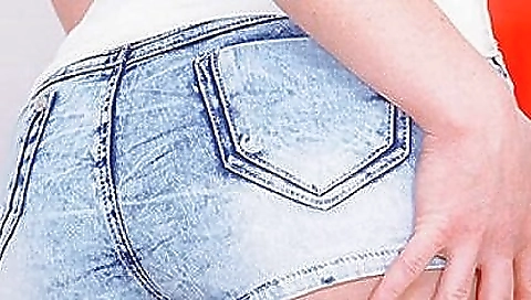 Hawt sweetheart gives a good blowjob